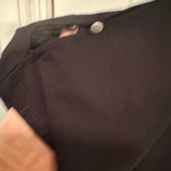 Jones New York Signature black short sleeved T-shirt with open shoulders large.. - Picture 7 of 13